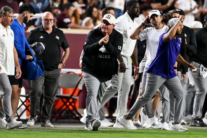 Texas A&M Aggies / Mike Elko
