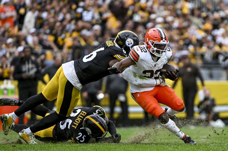 Patrick Queen making tackle vs Browns