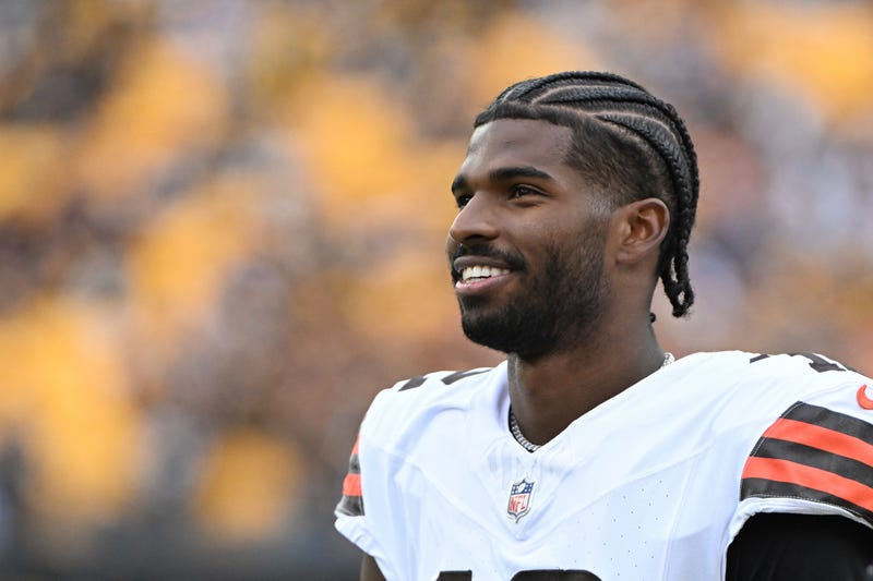 Browns quarterback Shedeur Sanders (12) watches the action against the Pittsburgh Steelers during the fourth quarter at Acrisure Stadium