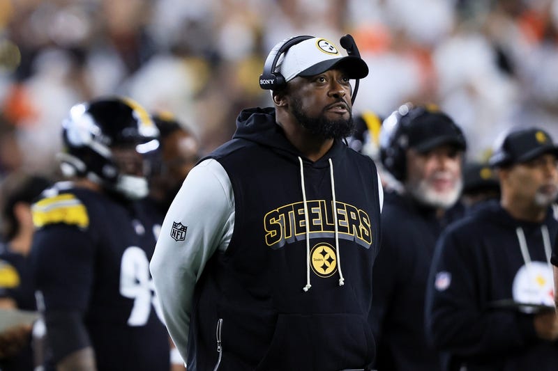 Mike Tomlin on sideline