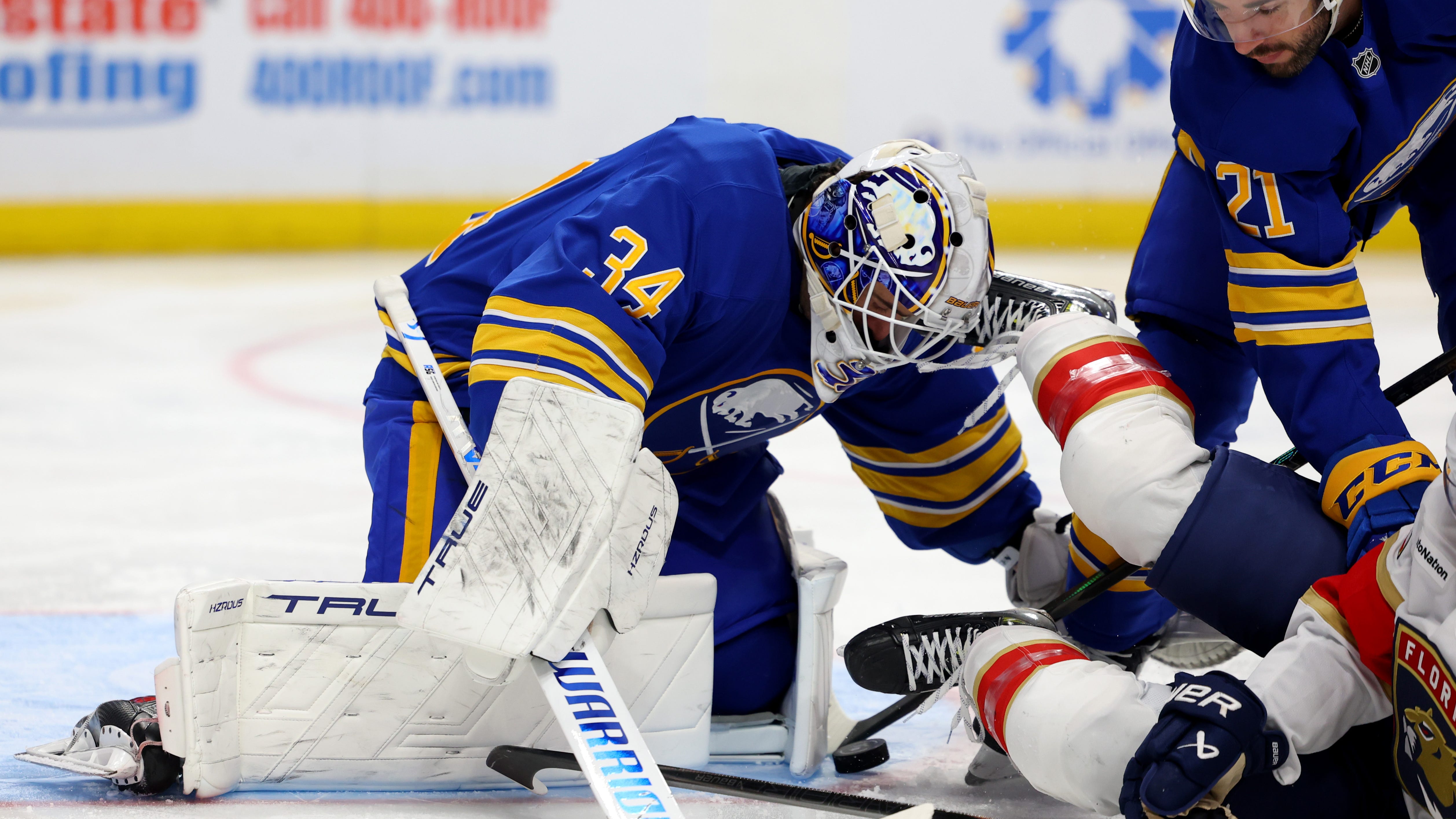 Hamilton: Sabres win behind Lyon's 32 save shutout