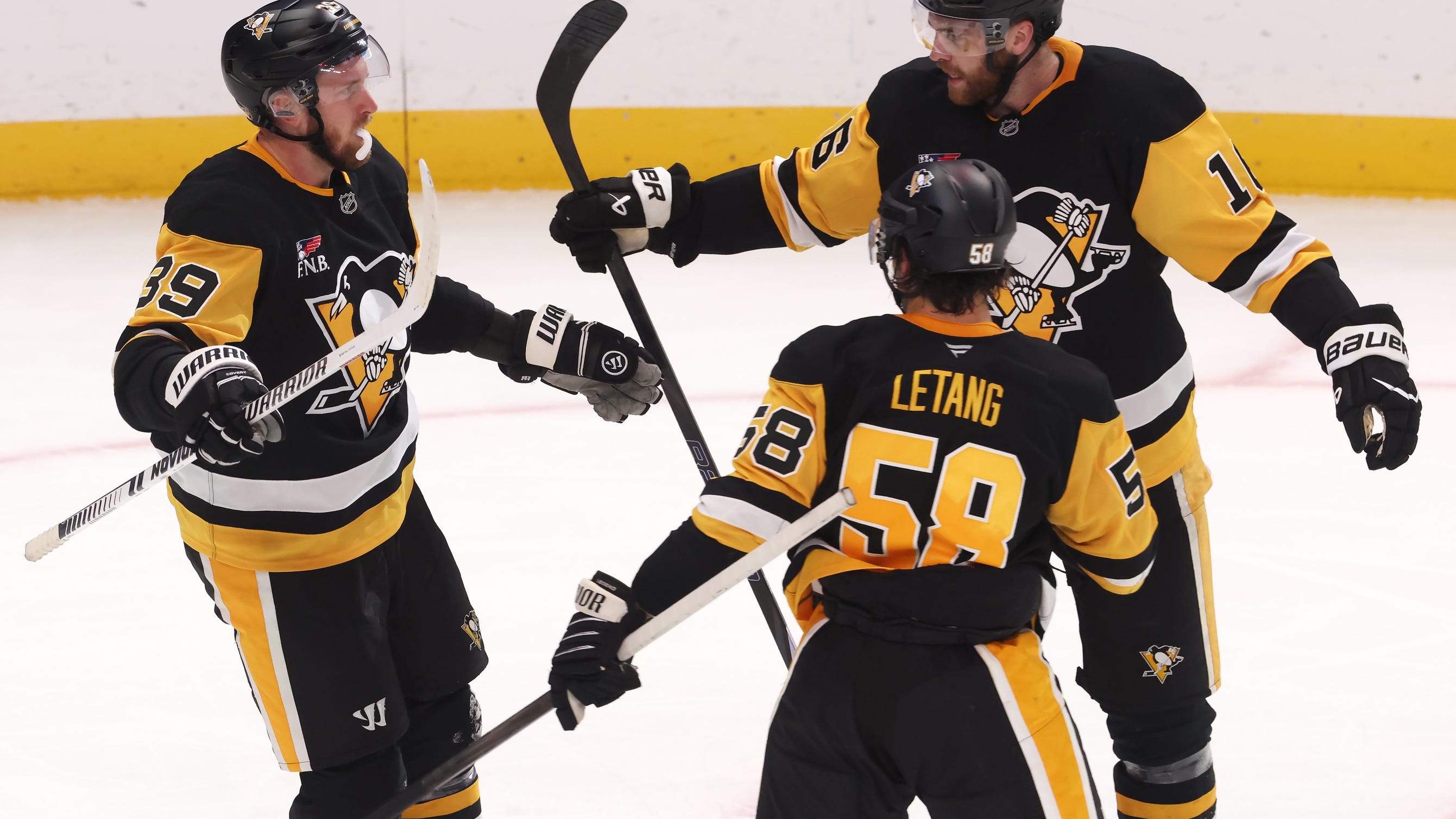 Kris Letang gets 600th assist