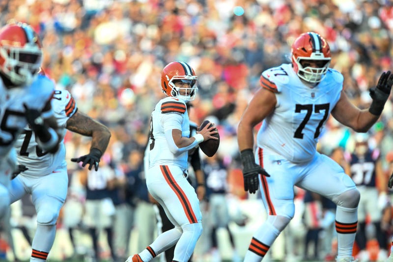 Oct 26, 2025; Foxborough, Massachusetts, USA; Cleveland Browns quarterback Dillon Gabriel (8) looks to pass during the fourth quarter against the New England Patriots at Gillette Stadium. Mandatory Credit: Brian Fluharty-Imagn Images