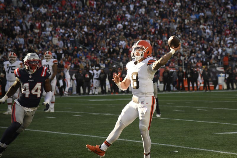 Oct 26, 2025; Foxborough, Massachusetts, USA; Cleveland Browns quarterback Dillon Gabriel (8) throws the ball during the fourth quarter against the New England Patriots at Gillette Stadium