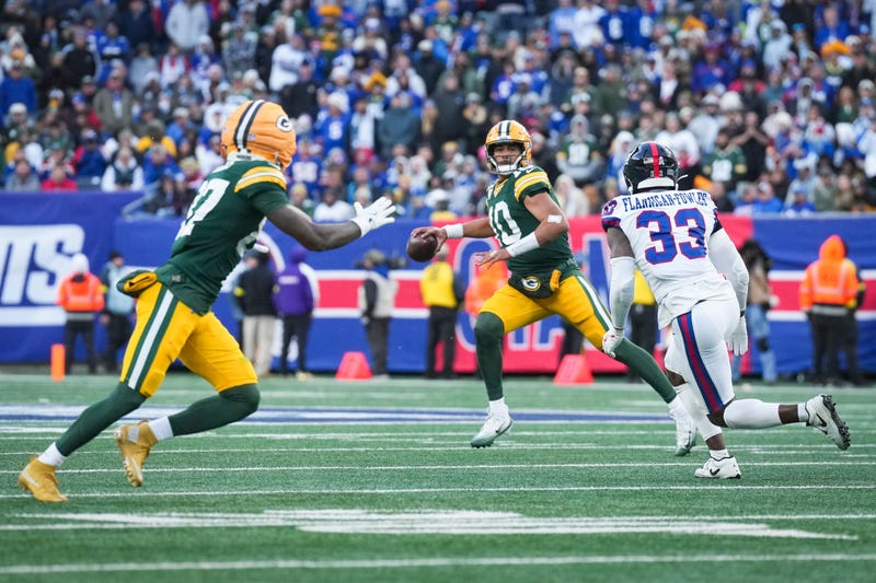Green Bay Packers quarterback Jordan Love (10) looks to throw the ball to Green Bay Packers wide receiver Romeo Doubs (87) during a game against the New York Giants at MetLife Stadium, Nov 16, 2025, East Rutherford, NJ, USA.