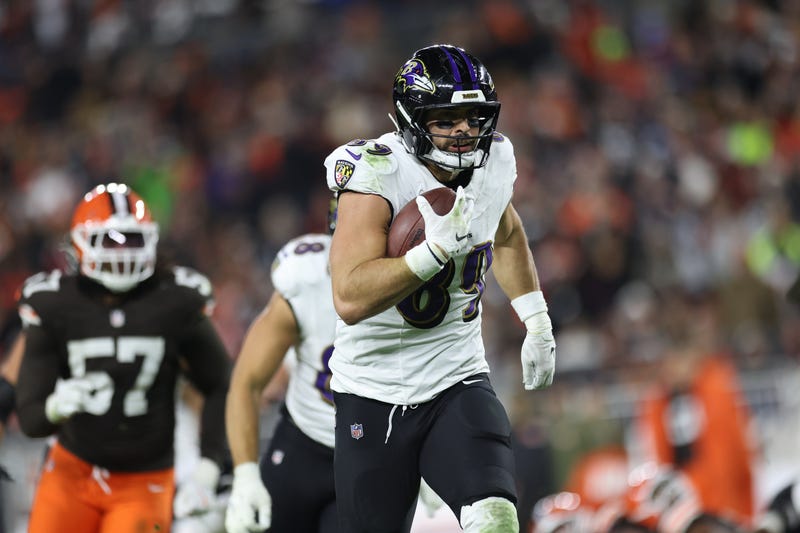Nov 16, 2025; Cleveland, Ohio, USA; Baltimore Ravens tight end Mark Andrews (89) runs for a touchdown during the fourth quarter against the Cleveland Browns at Huntington Bank Field