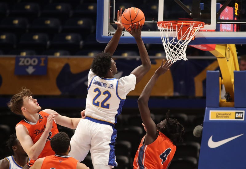 Barry Dunning layup against Bucknell