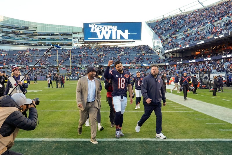 Chicago Bears quarterback Caleb Williams (18) leaves the field following the game against the Pittsburgh Steelers at Soldier Field.