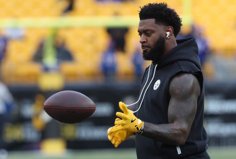 Patrick Queen in warmups