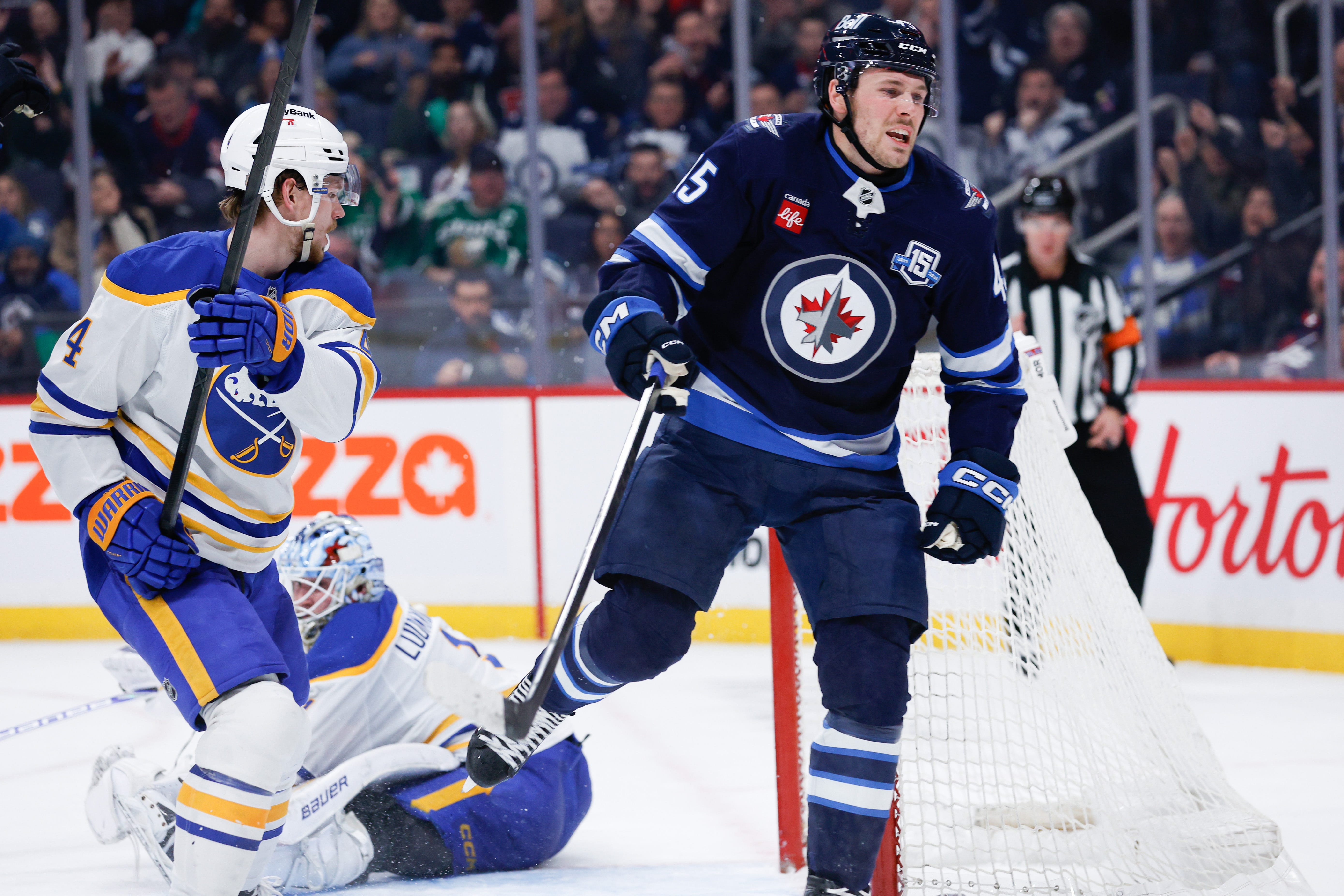 Jets get even with Sabres in 4-1 win in Winnipeg