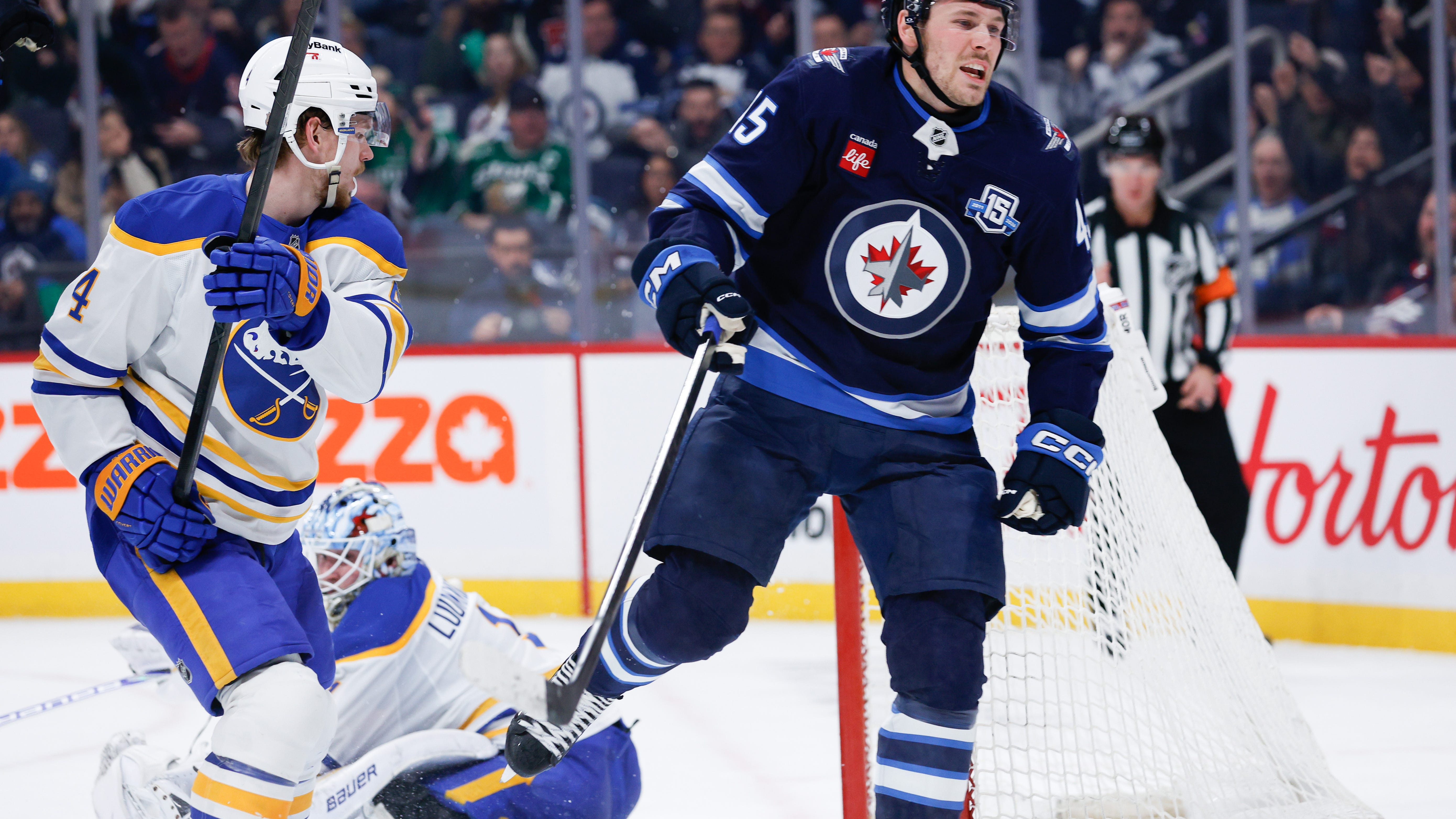 Jets get even with Sabres in Winnipeg