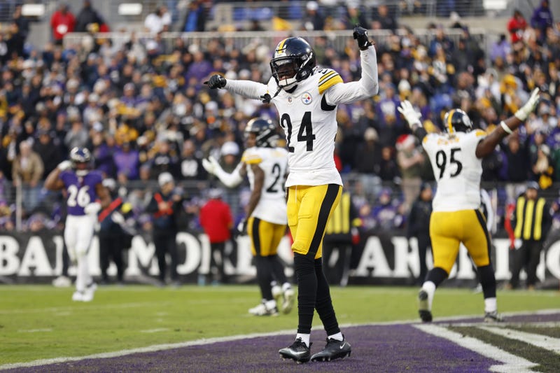 Joey Porter with hands out