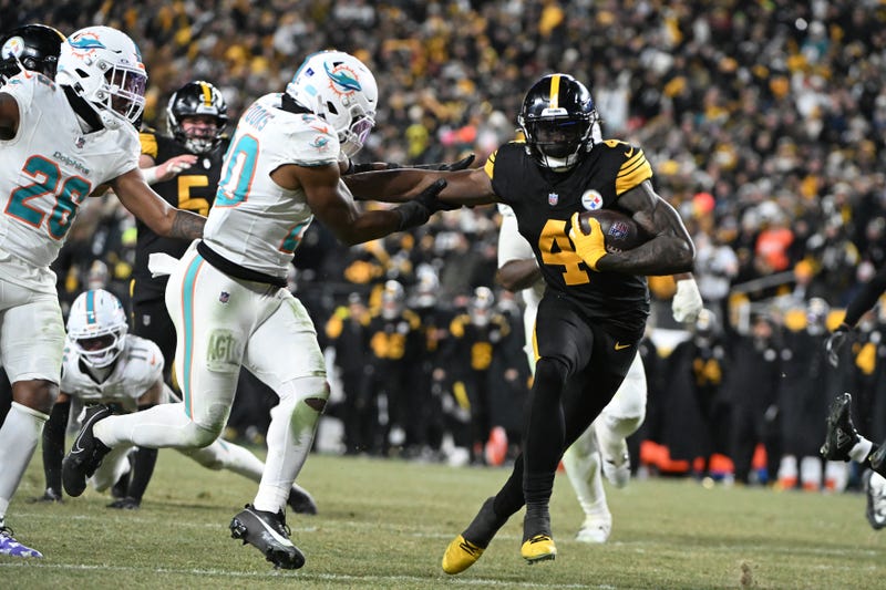 DK Metcalf stiff arm vs Miami