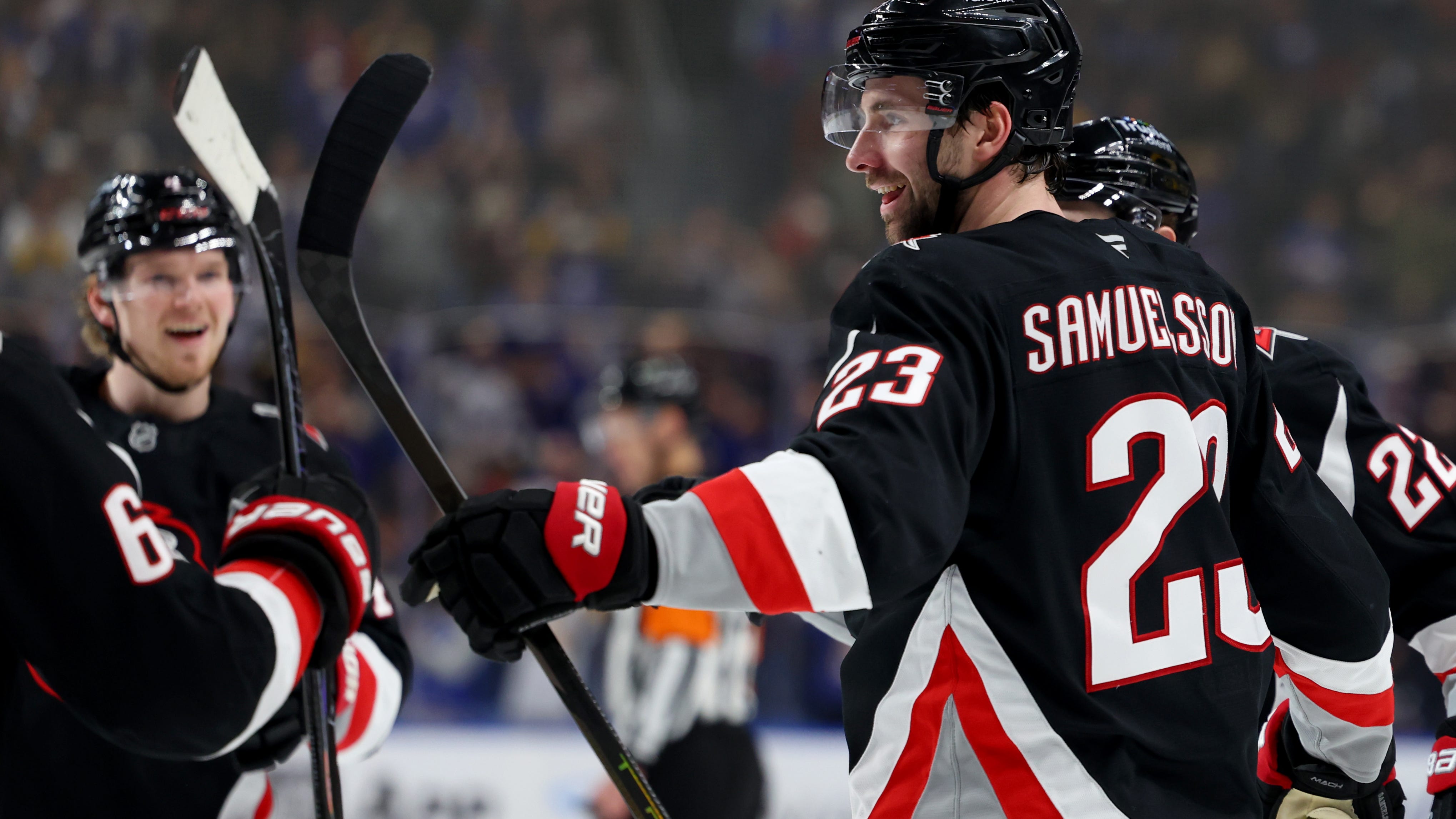 Sabres win eighth-straight game with victory over Bruins