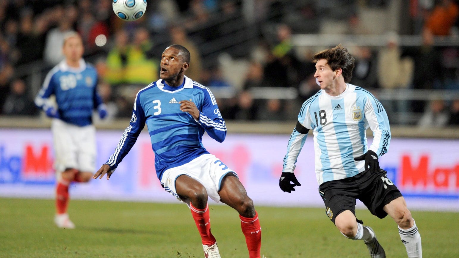 Messi Responde a Críticas del Barcelona de Abidal