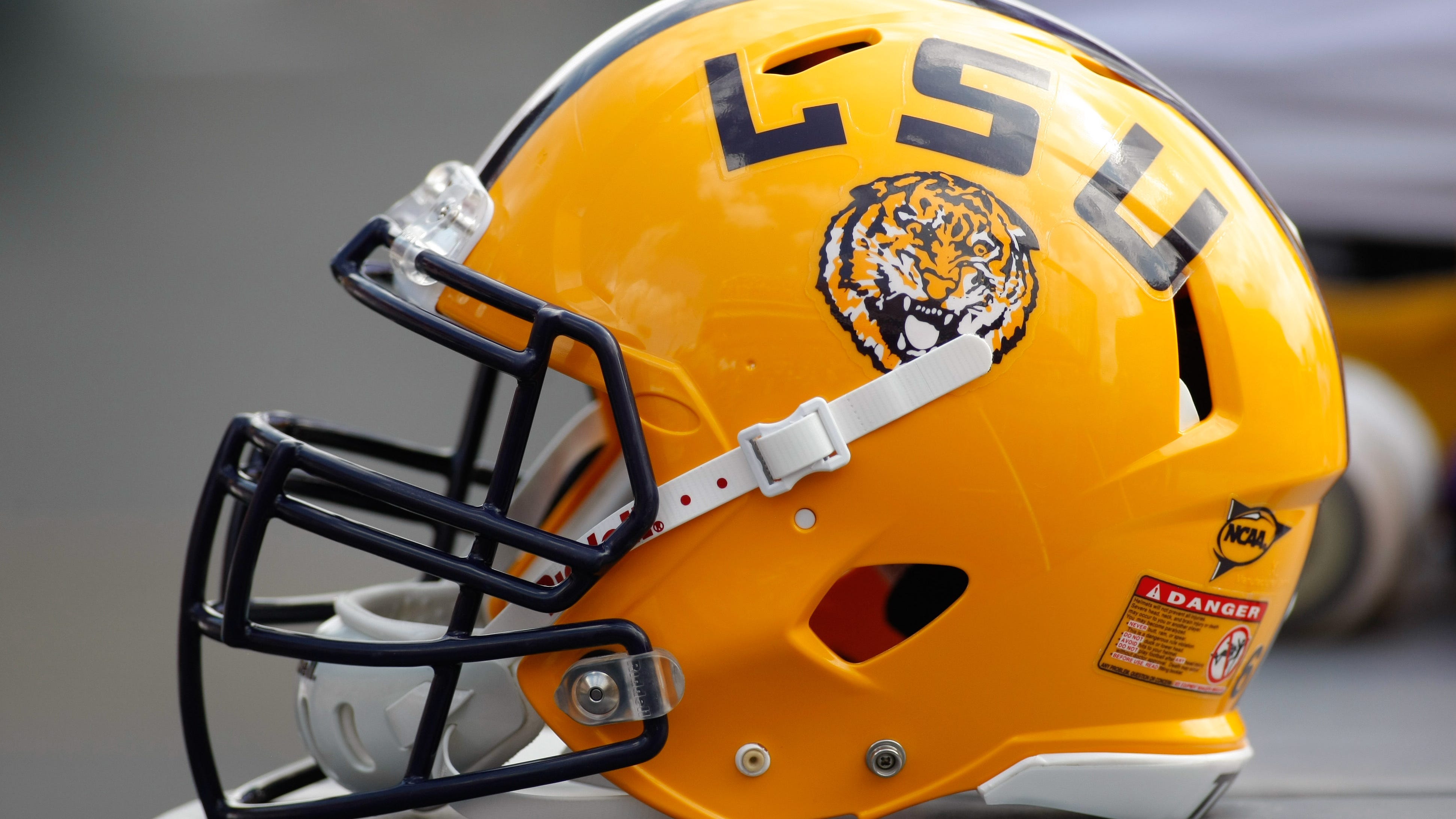 LSU fires offensive coordinator Joe Sloan
