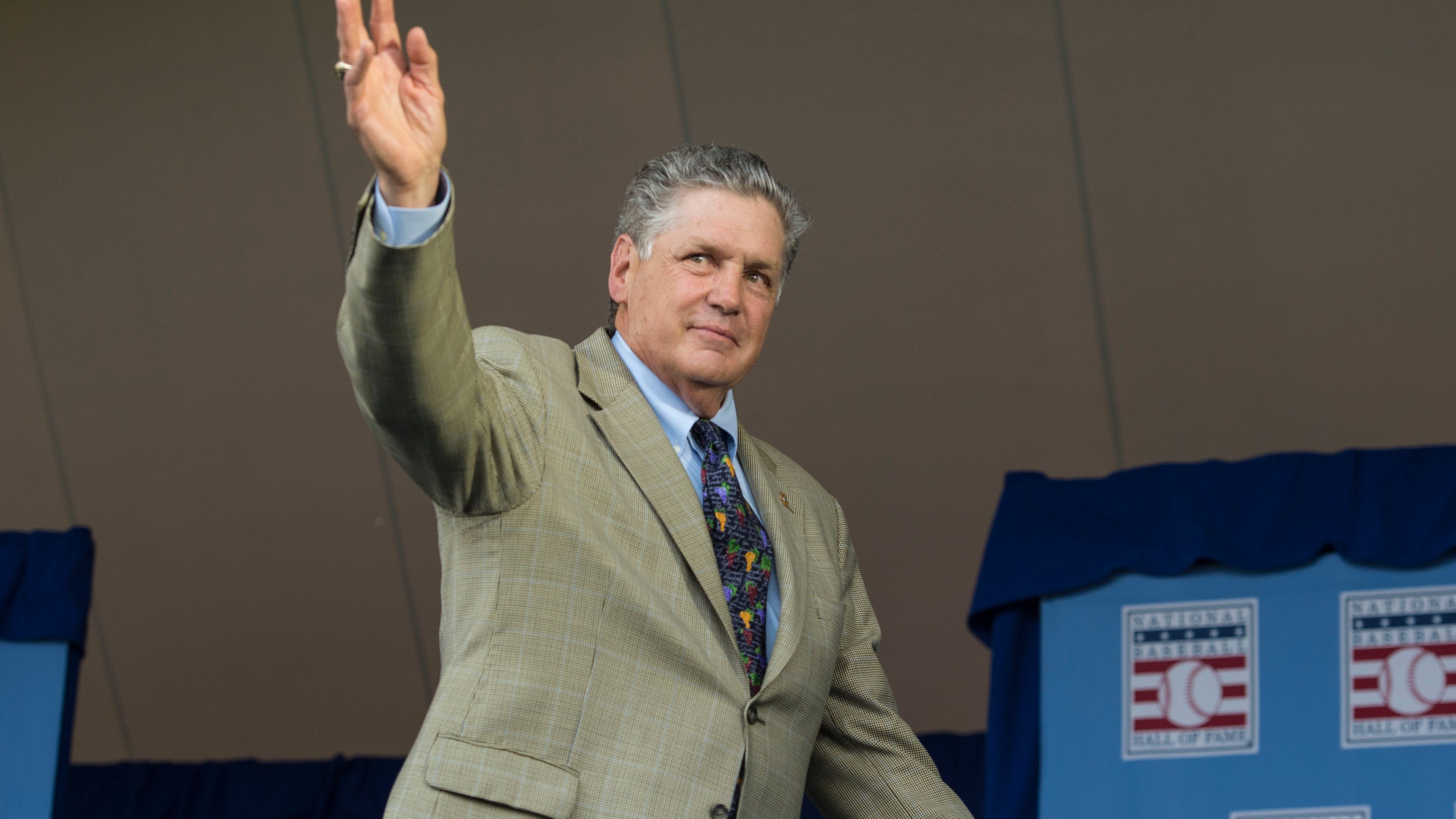 Mets to unveil Tom Seaver statue on Jackie Robinson Day