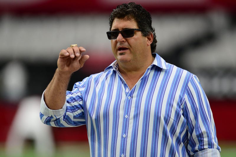 Former NFL player Tony Siragusa attends the game between the Arizona Cardinals and the San Francisco 49ers