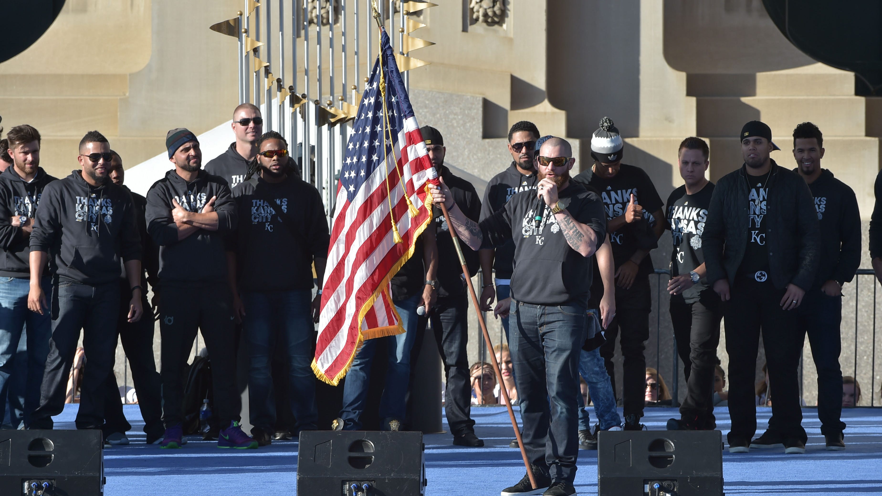 Jonny Gomes: 'I was so in the bag' during Royals parade speech