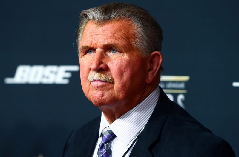 Mike Ditka on the red carpet prior to the NFL Honors award ceremony