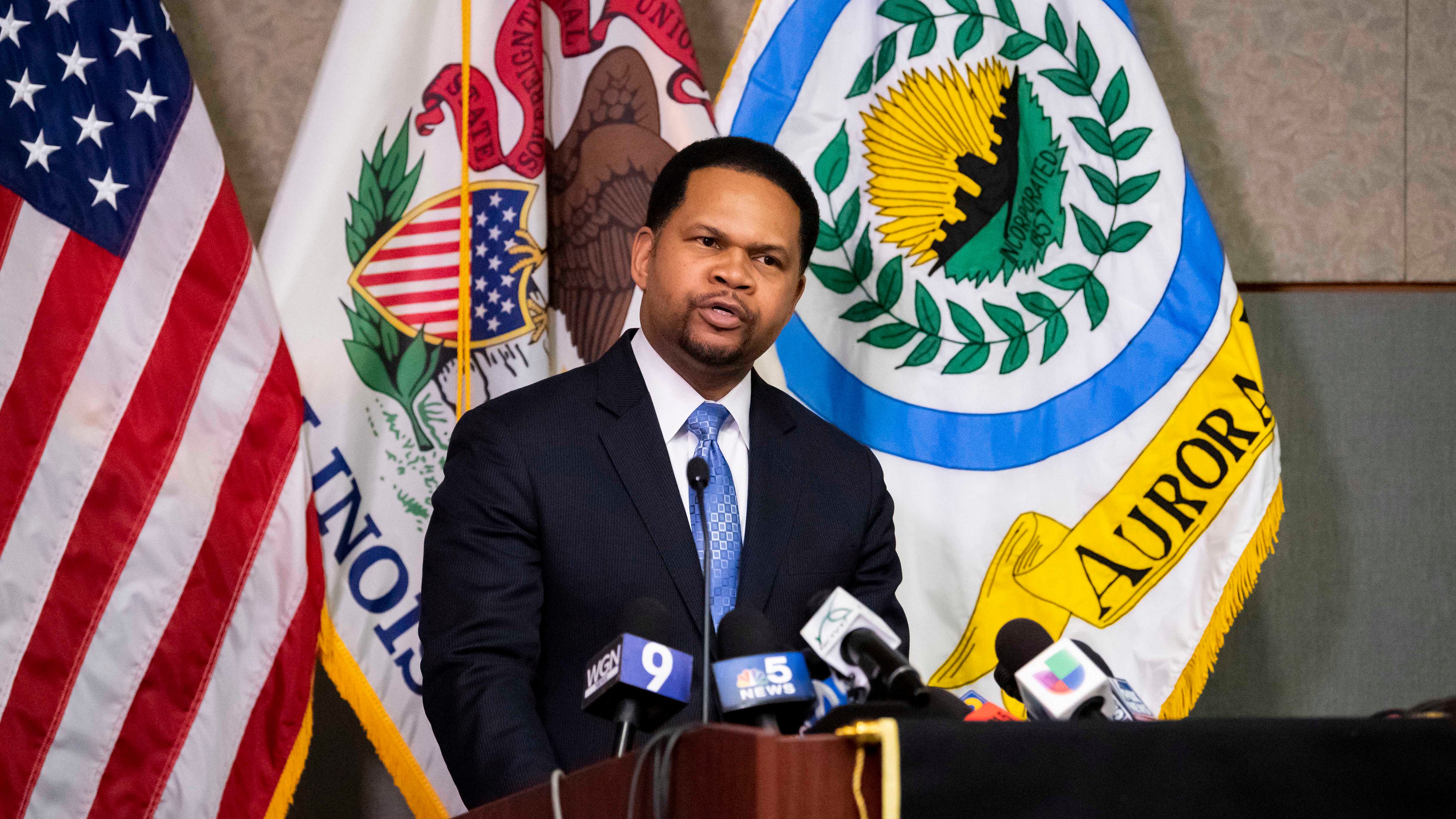 Candidate for governor takes jabs at Pritzker over COVID deaths in veterans home, ducks questions on abortion