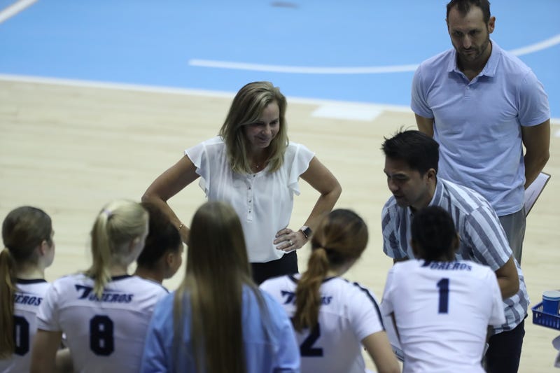 USD Volleyball Coach Jennifer Petrie