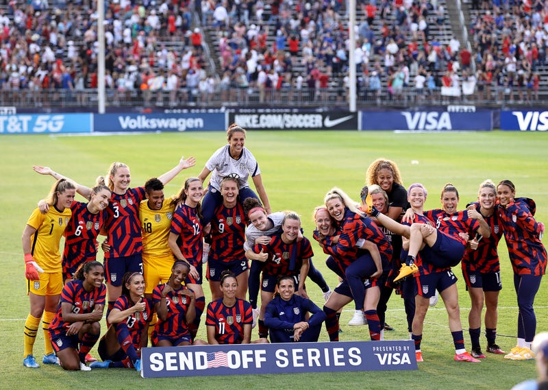 The U.S. women's national team poses for photos in East Hartford, 7/5/21