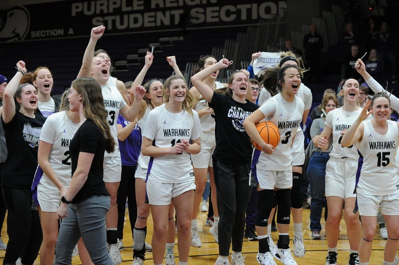 Whitewater celebrating Elite 8