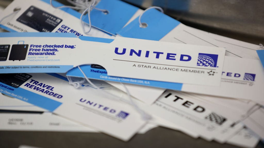 United Airlines offering vaccinated travelers the chance to win free flights for a year