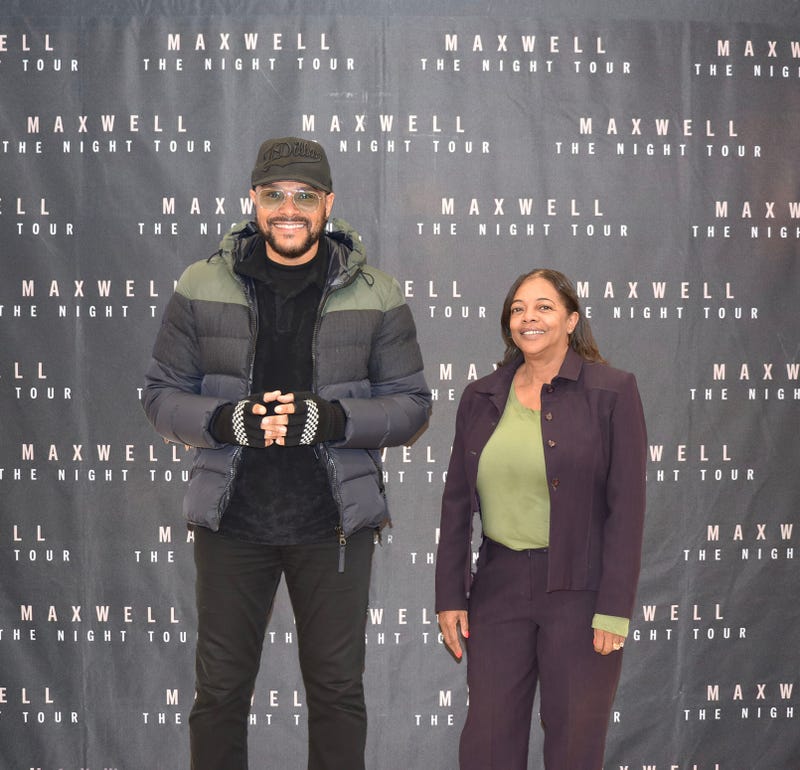 Maxwell Meet & Greet V-103 Winterfest 2022