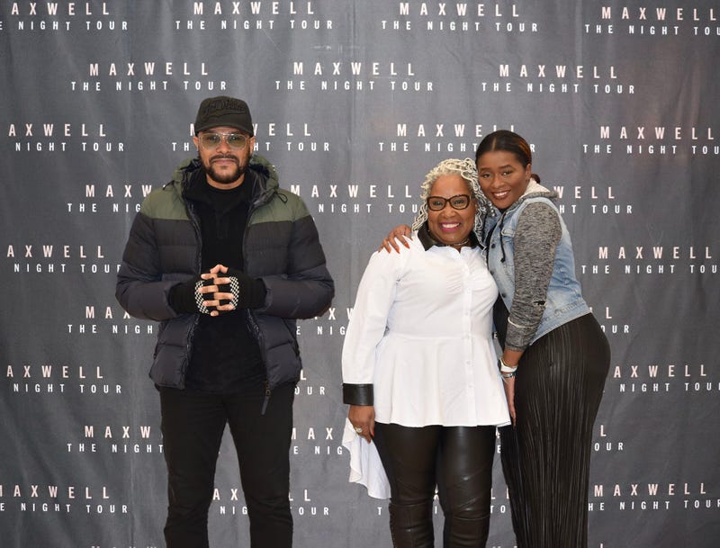Maxwell Meet & Greet V-103 Winterfest 2022