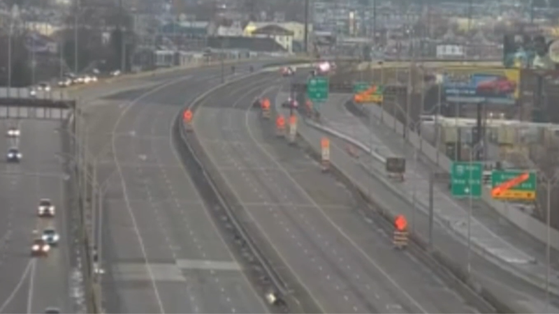 I-95 crash by the Betsy Ross Bridge in North Philadelphia is closed in both directions
