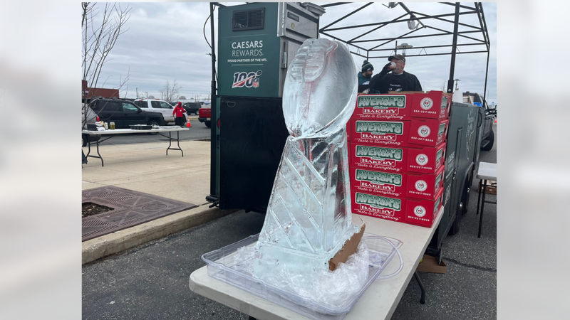 fan football ice sculpture