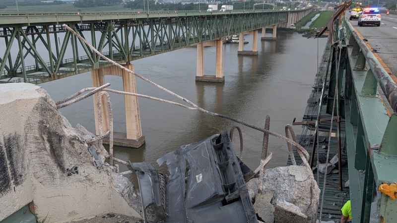 Tractor falls off Delaware Memorial Bridge into river