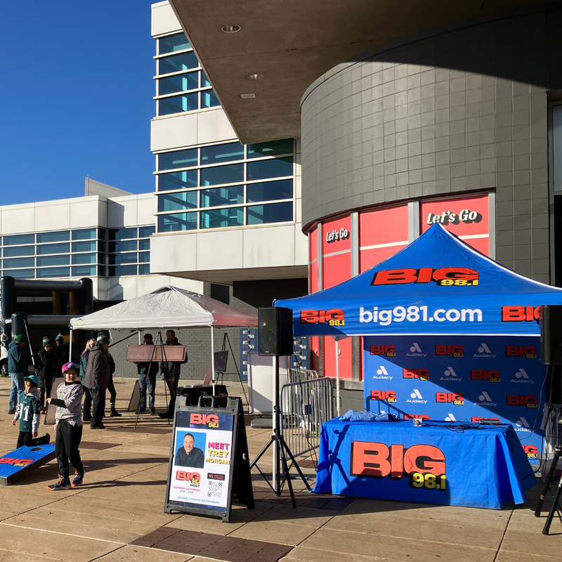 BIG 98.1 Tailgate Setup