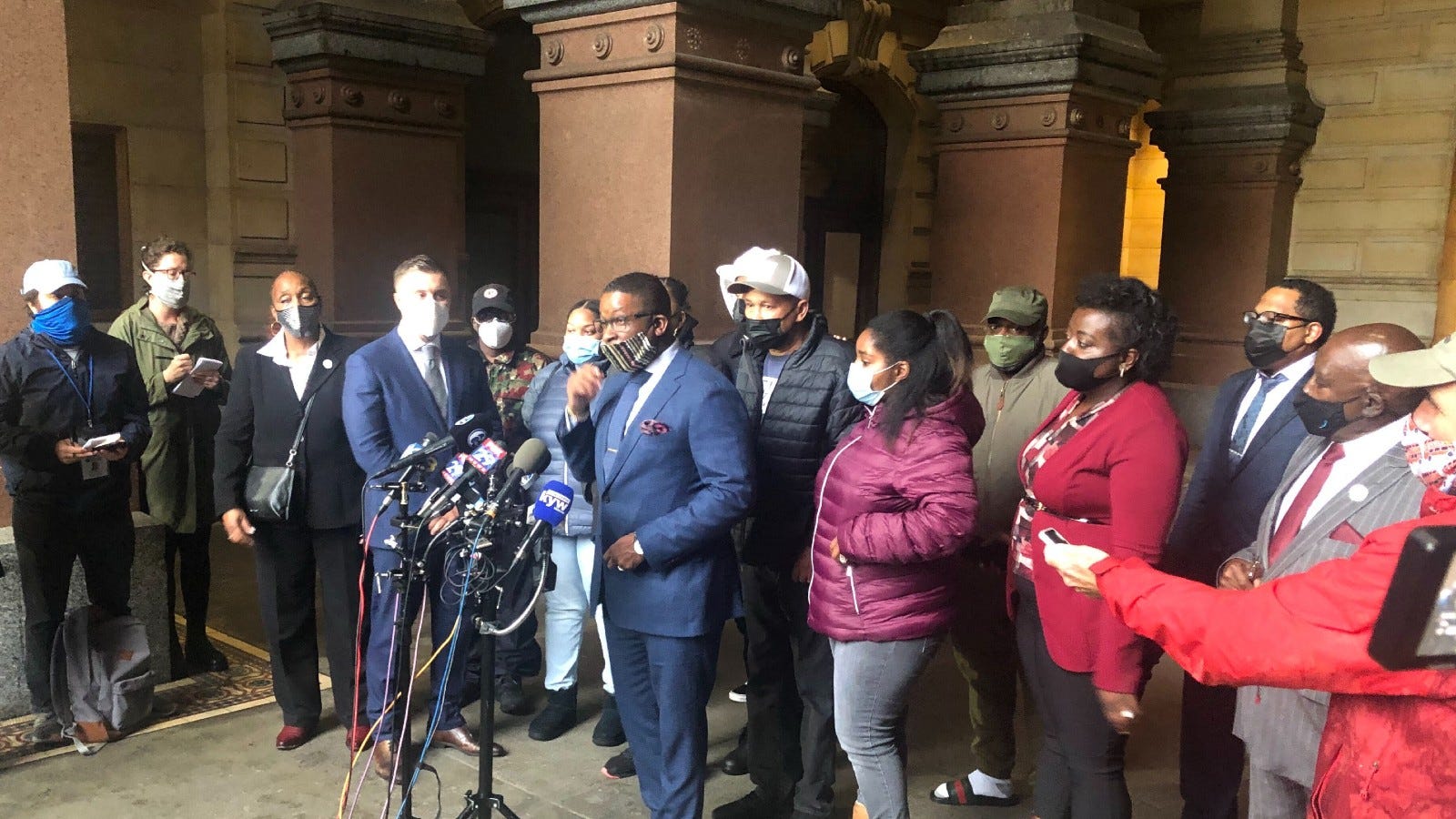 Family does not think police who killed Wallace should be charged with murder