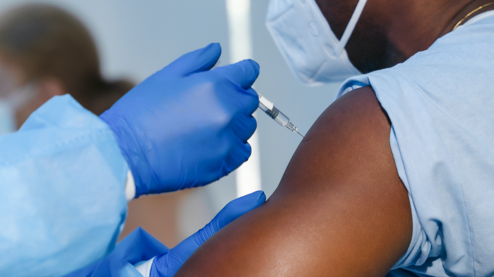 Experts urge clinics and pharmacies to use leftover COVID-19 vaccines: 'Don't waste them'