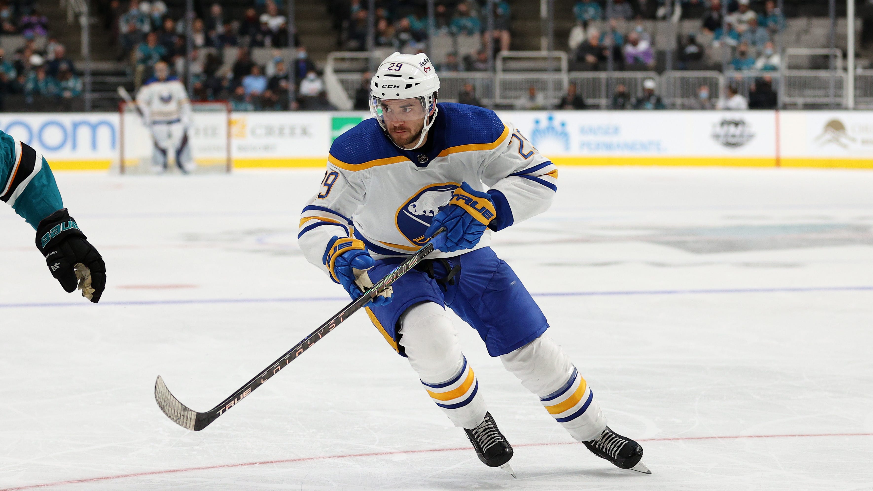 Sabres are without Hinostroza, Thompson in Ottawa