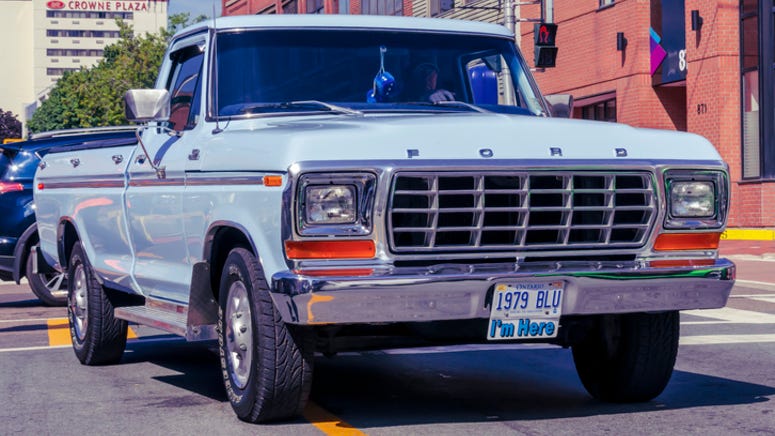 Plano welcomes first vintage car-themed restaurant in Texas