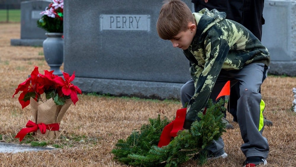 Wreaths Across America community comes together to honor vets and Uvalde, Texas