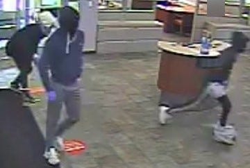 FBI searching for 3 men who robbed Wood Dale bank