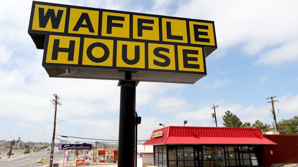 Florida man hands out $13K to Waffle House customers