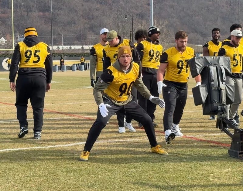 Aaron Rodgers at practice