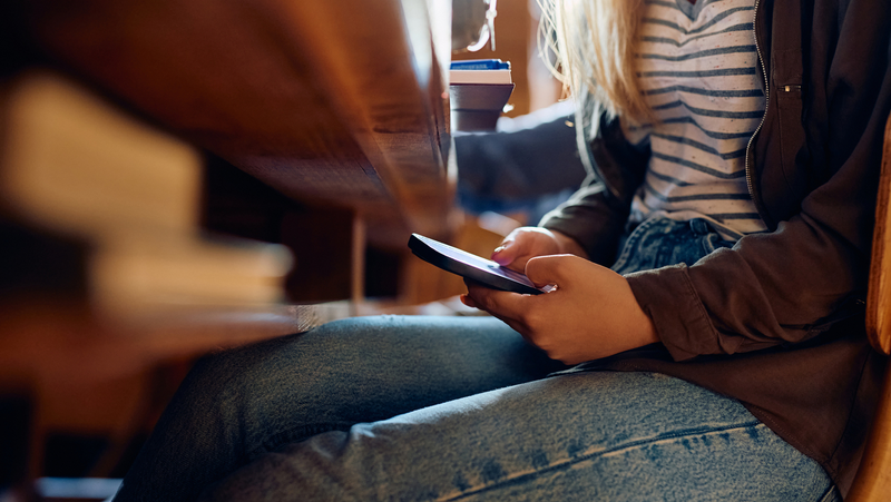 Kansas schools cell phone ban