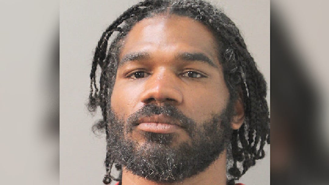 NYC pair arrested after cop injured, knife pulled on passengers on LI bus: police