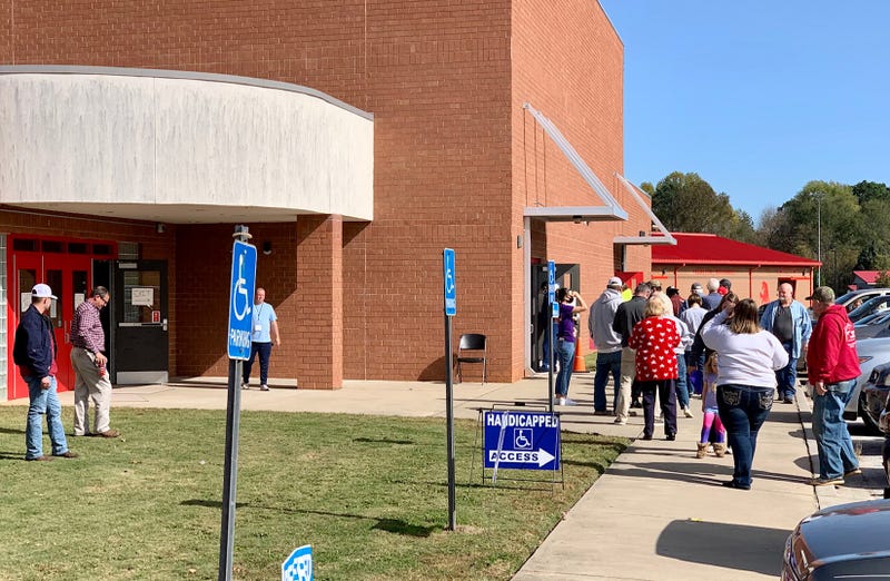 Lines at Williamston precinct around the middle of the day