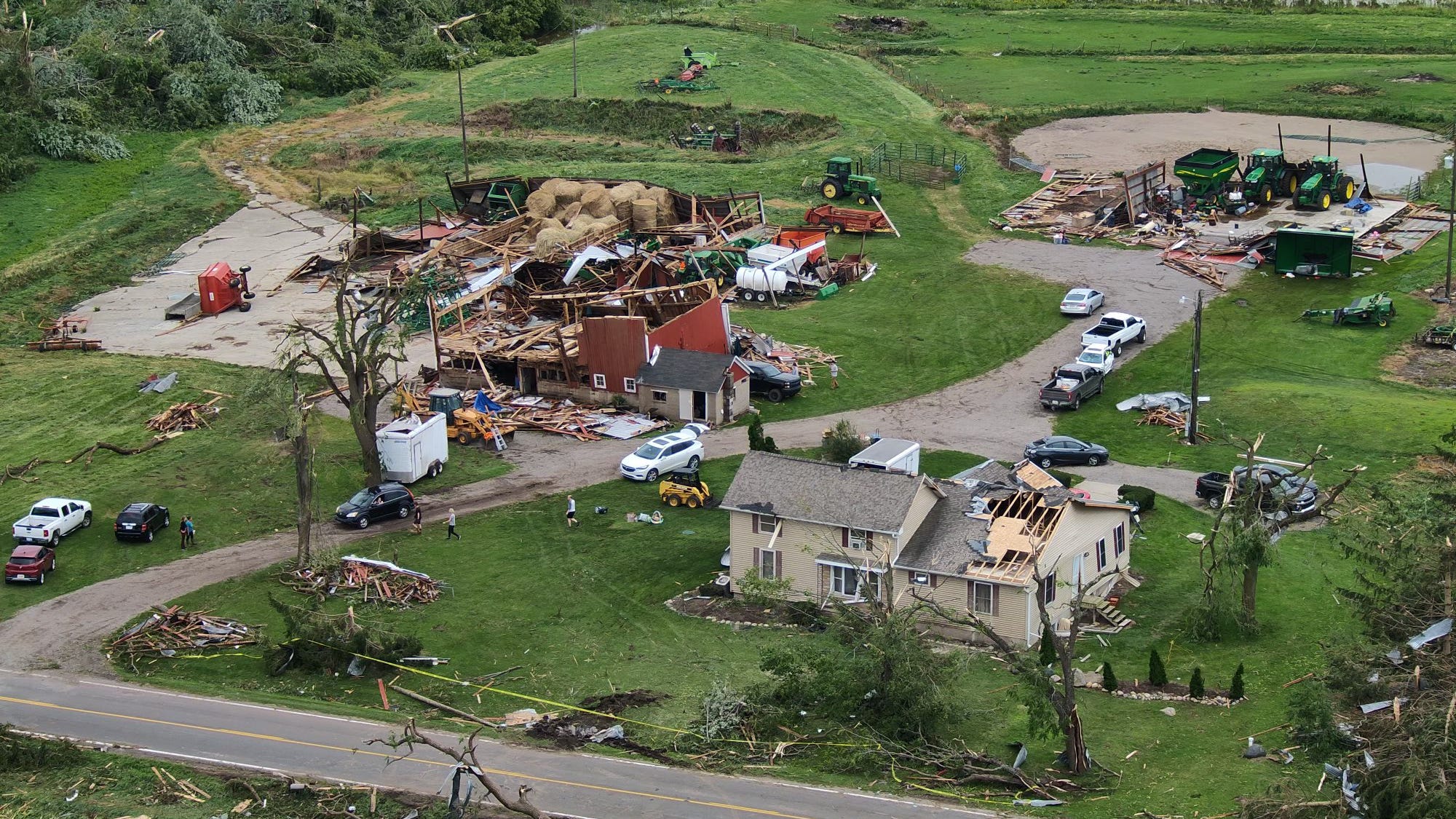 7 tornadoes confirmed, 1 of them deadly, after powerful storms strike Michigan