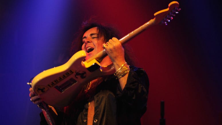 Is the World's First 3D Printed Guitar Really Smash-Proof?