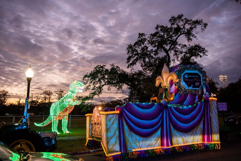 FLoats in the Oaks