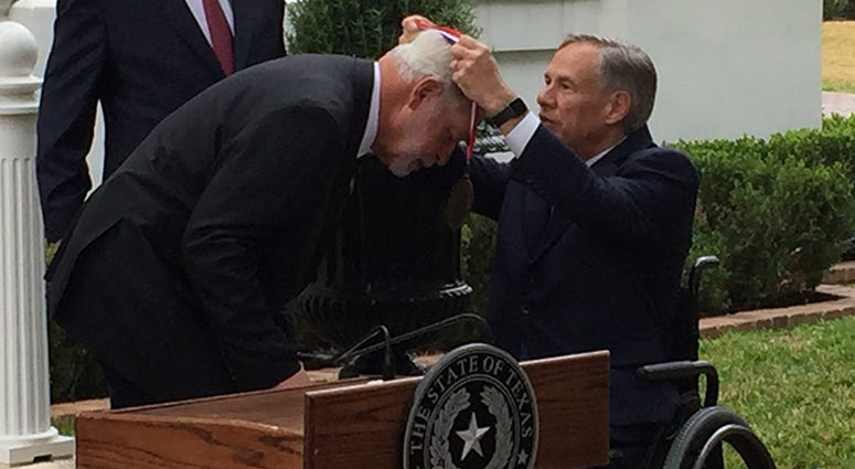 Governor Greg Abbott Medal of Courage, West Freeway Church of Christ hero Jack Wilson